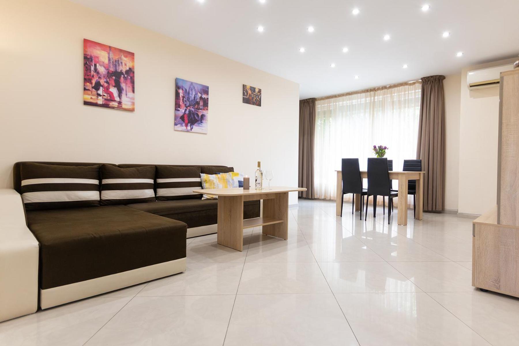 Becentral! By Rv Apartments Warna Exterior foto